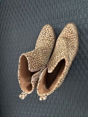 Lucky Brand Leopard Print Chelsea Booties in Tan and Brown